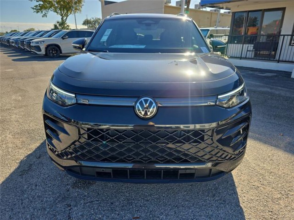 New 2026 Volkswagen Tiguan 2.0T SE R-Line Black SUV
