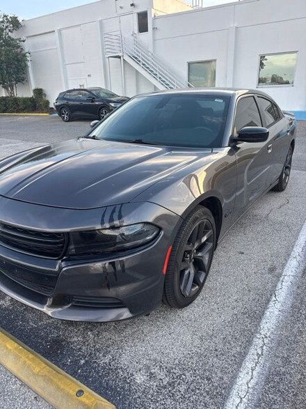 2019 Dodge Charger SXT Sedan