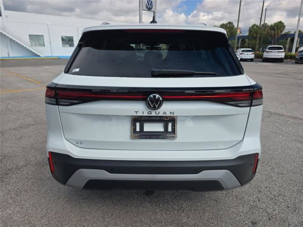 New 2026 Volkswagen Tiguan 2.0T SE SUV
