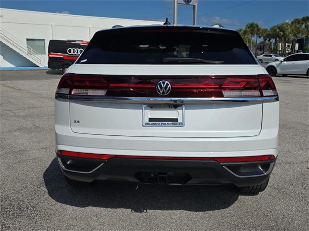 New 2026 Volkswagen Atlas Cross Sport 2.0T SE w/Technology SUV