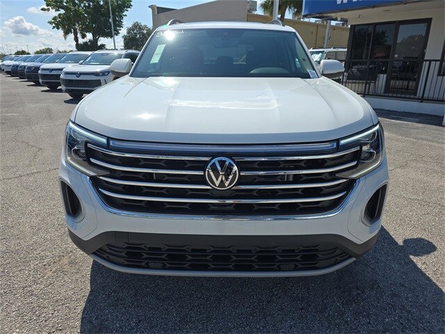 2025 Volkswagen Atlas SE Technology photo 2