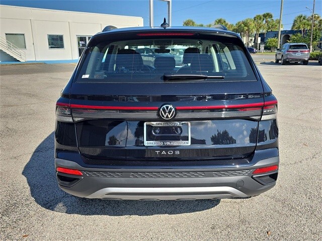 2025 Volkswagen Taos S photo 4