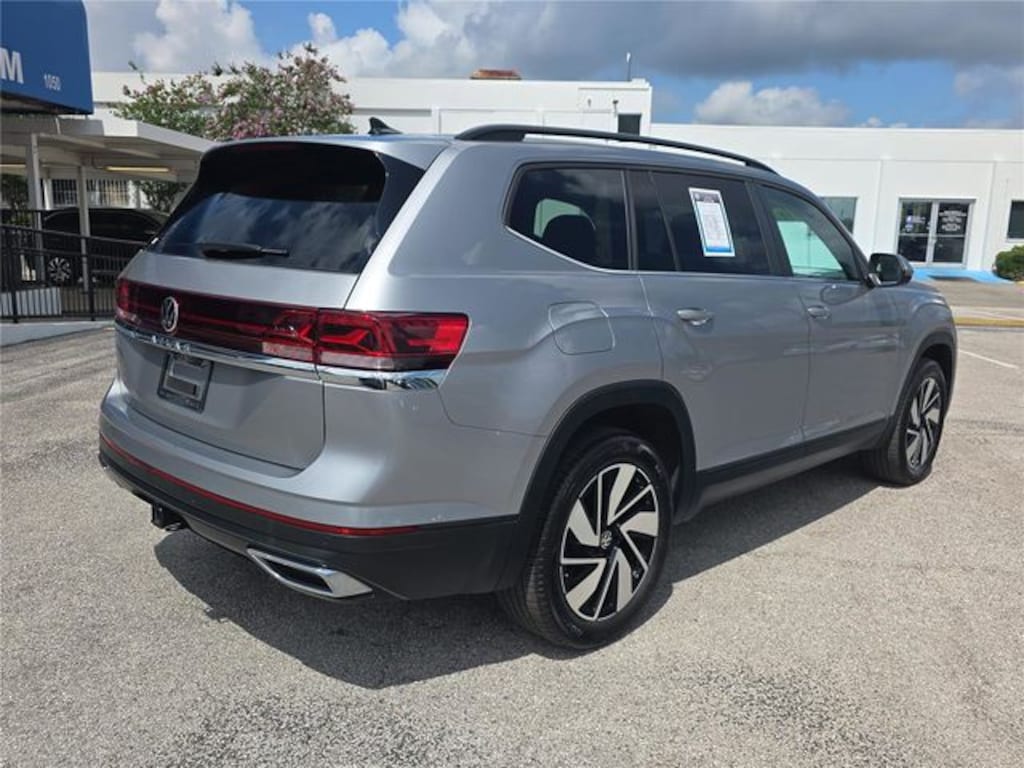 Used 2025 Volkswagen Atlas 2.0T SE w/Technology SUV