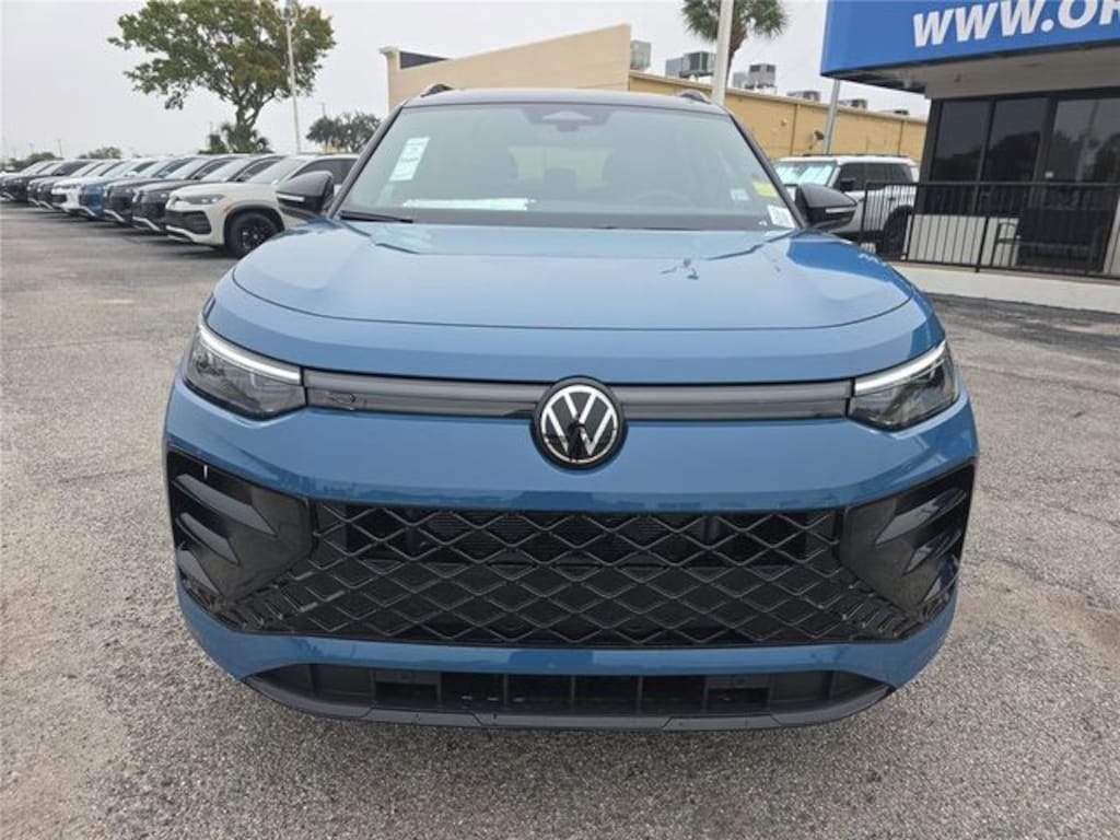 New 2026 Volkswagen Tiguan 2.0T SE R-Line Black SUV