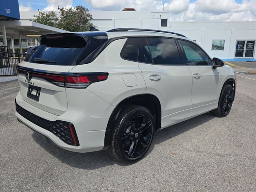 New 2026 Volkswagen Tiguan 2.0T SE R-Line Black SUV