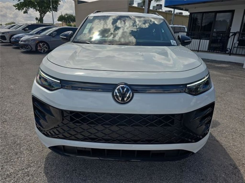 New 2026 Volkswagen Tiguan 2.0T SE R-Line Black SUV