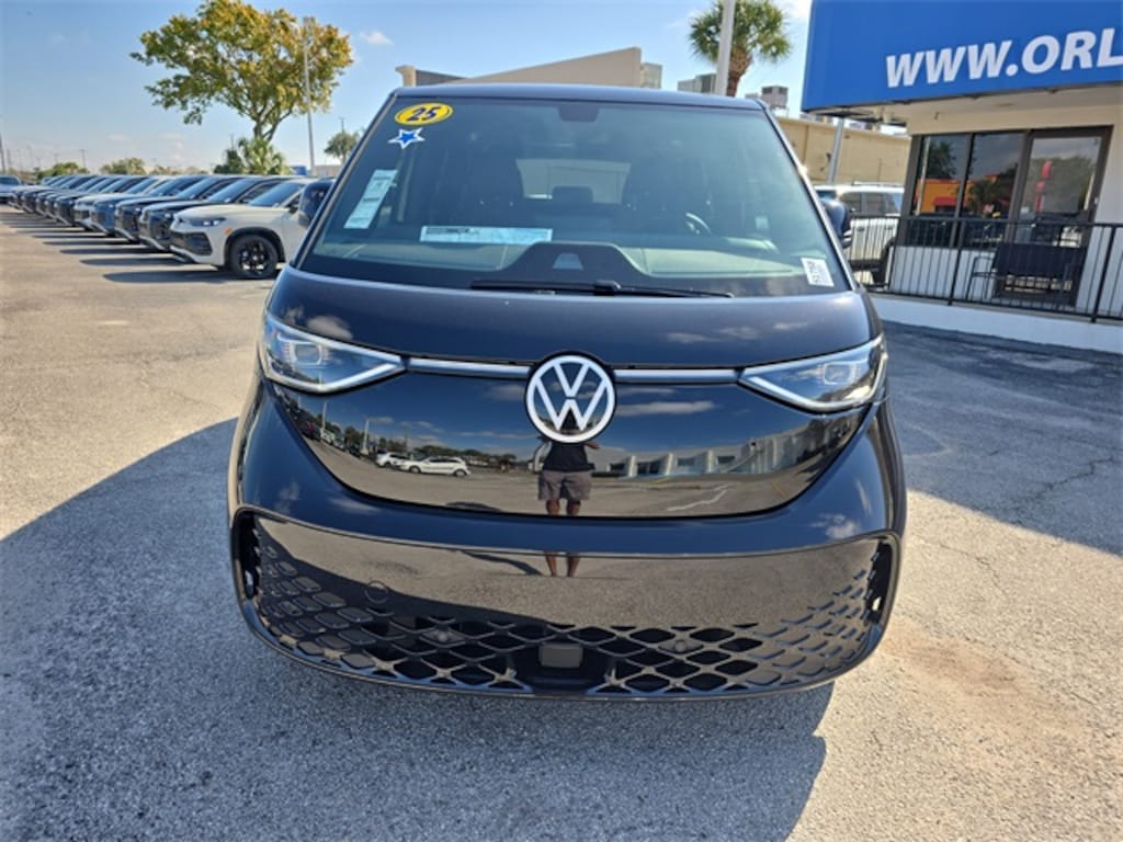 New 2025 Volkswagen ID. Buzz Pro S Van Passenger Van