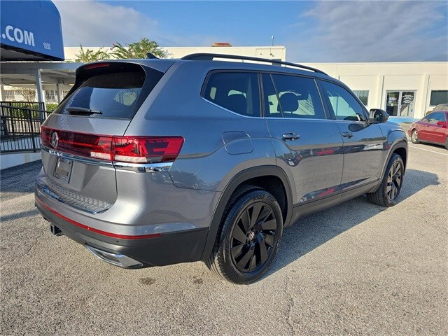 2024 Volkswagen Atlas SE Technology photo 3