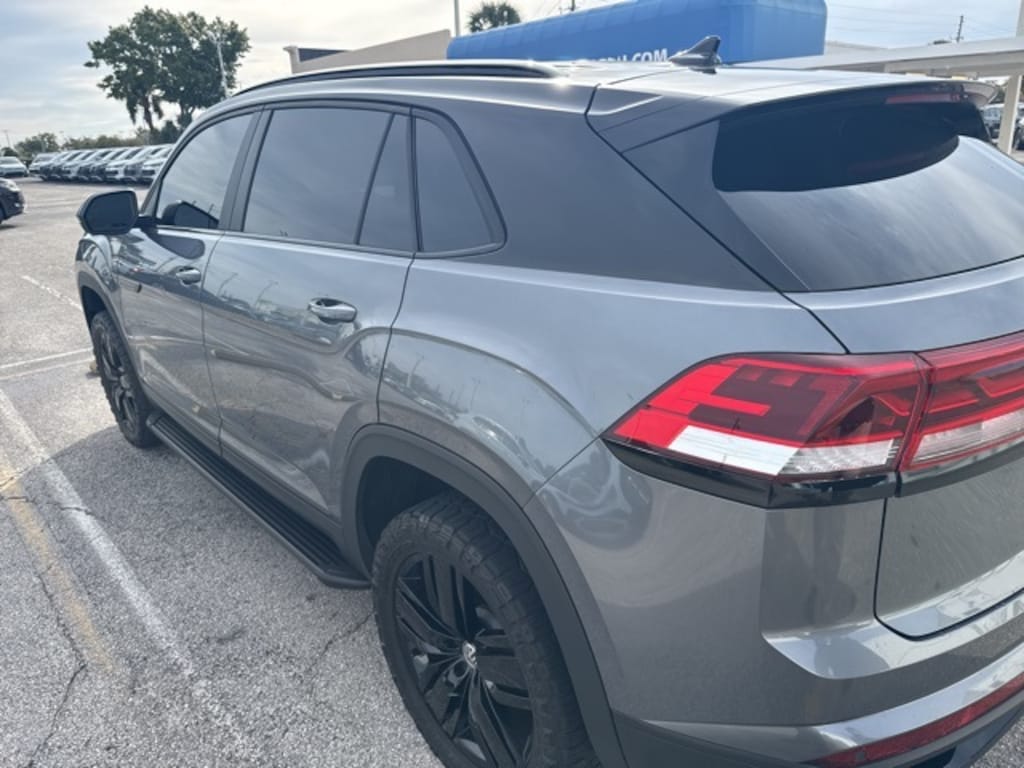 Used 2024 Volkswagen Atlas Cross Sport 2.0T SE w/Technology SUV