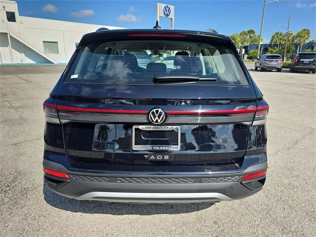 2025 Volkswagen Taos S photo 4