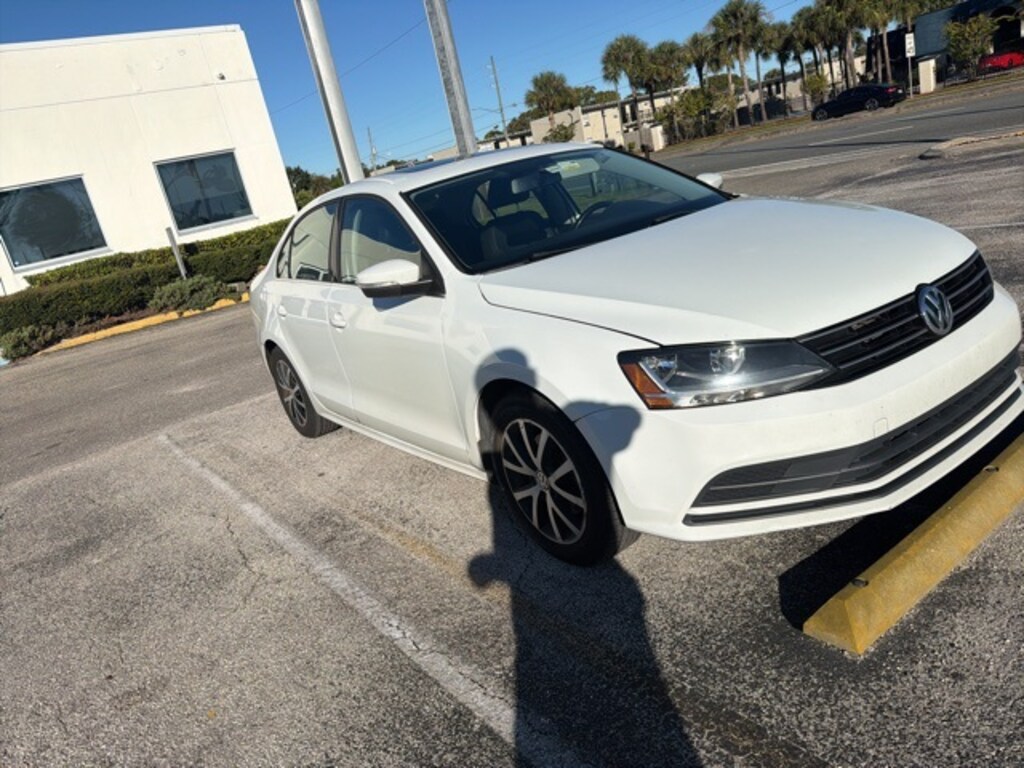 Used 2017 Volkswagen Jetta 1.4T SE Sedan