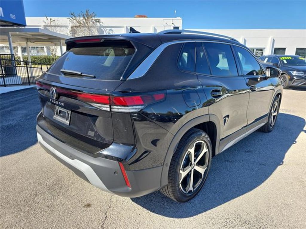 New 2026 Volkswagen Tiguan 2.0T SE SUV