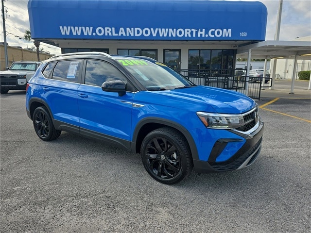 2024 Volkswagen Taos SE's photo