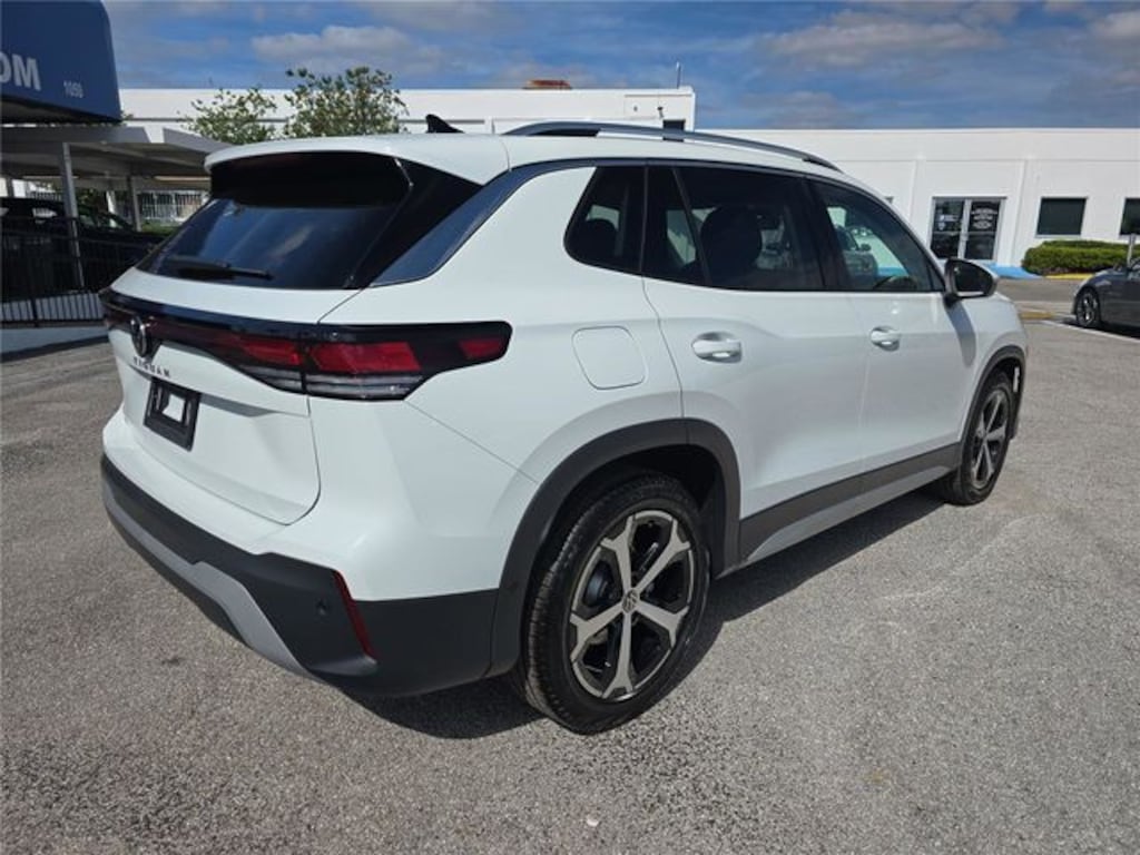 New 2026 Volkswagen Tiguan 2.0T SE SUV