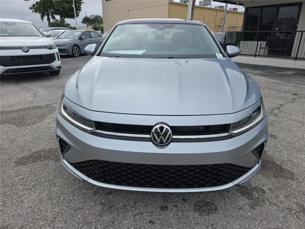 New 2025 Volkswagen Jetta 1.5T SE Sedan