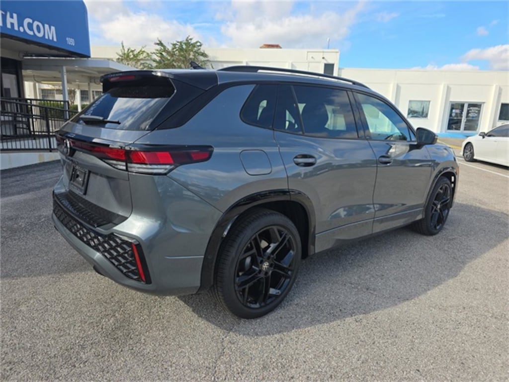 New 2025 Volkswagen Tiguan 2.0T SE R-Line Black SUV