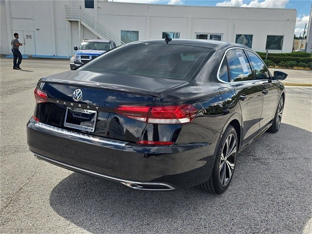2021 Volkswagen Passat 2.0T SE photo 2