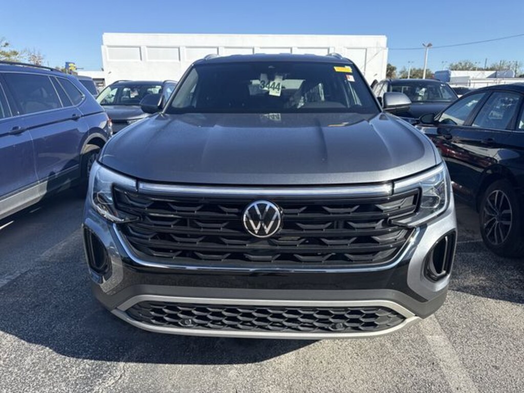 Used 2024 Volkswagen Atlas Cross Sport 2.0T SE SUV