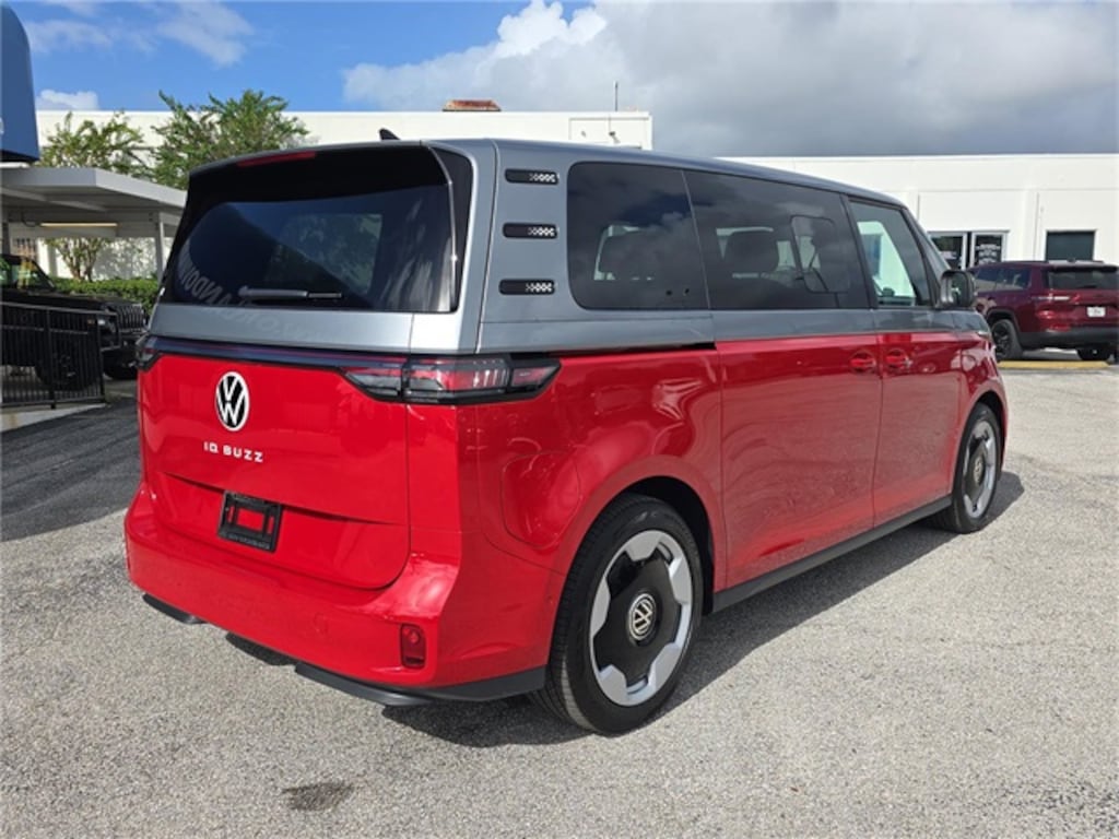 New 2025 Volkswagen ID. Buzz Pro S Plus Van Passenger Van