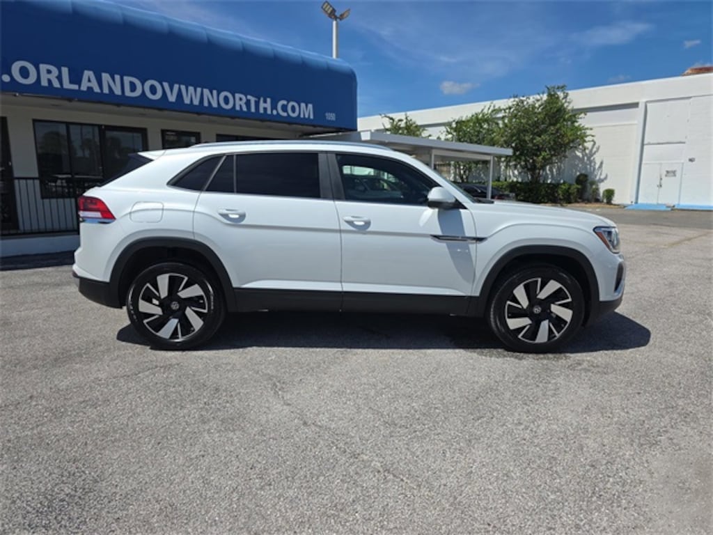 New 2026 Volkswagen Atlas Cross Sport 2.0T SE w/Technology SUV