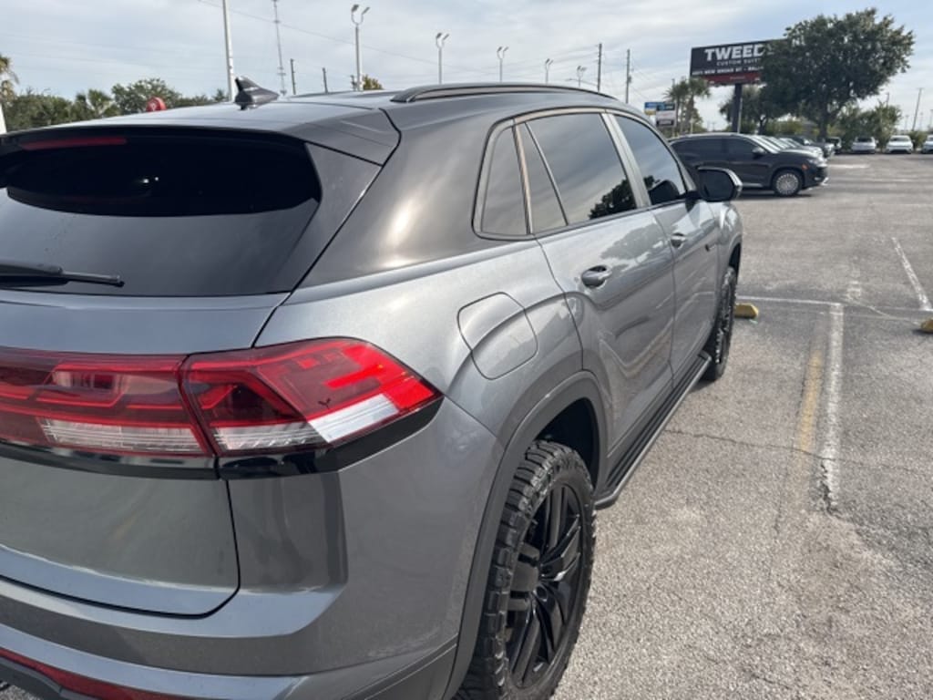 Used 2024 Volkswagen Atlas Cross Sport 2.0T SE w/Technology SUV