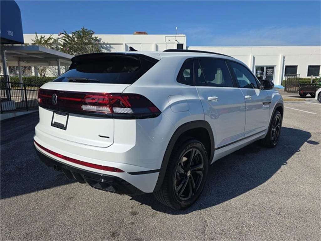 New 2026 Volkswagen Atlas Cross Sport 2.0T SEL R-Line Black SUV