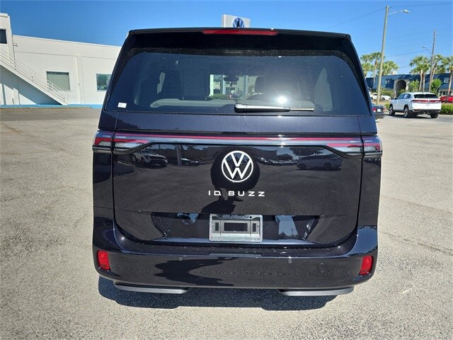 2025 Volkswagen ID. Buzz Pro Plus photo 3