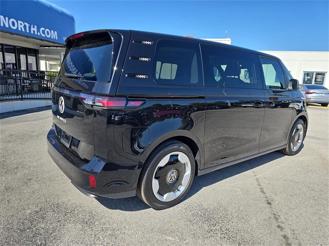 2025 Volkswagen ID. Buzz Pro Plus photo 2