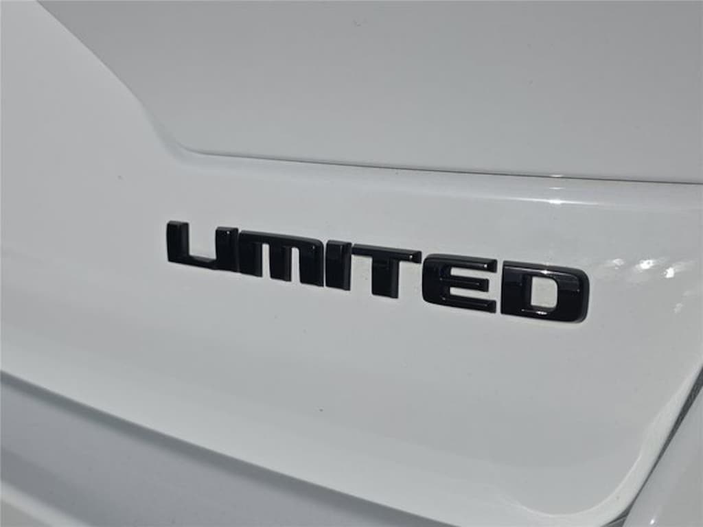 Used 2025 Jeep Grand Cherokee Limited SUV