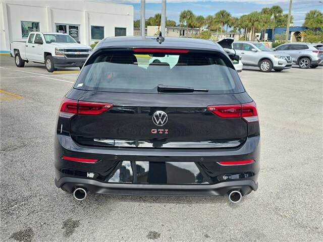 2026 Volkswagen Golf GTI SE photo 4