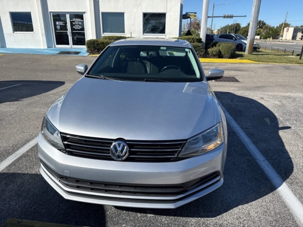 Used 2016 Volkswagen Jetta 1.4T SE Sedan