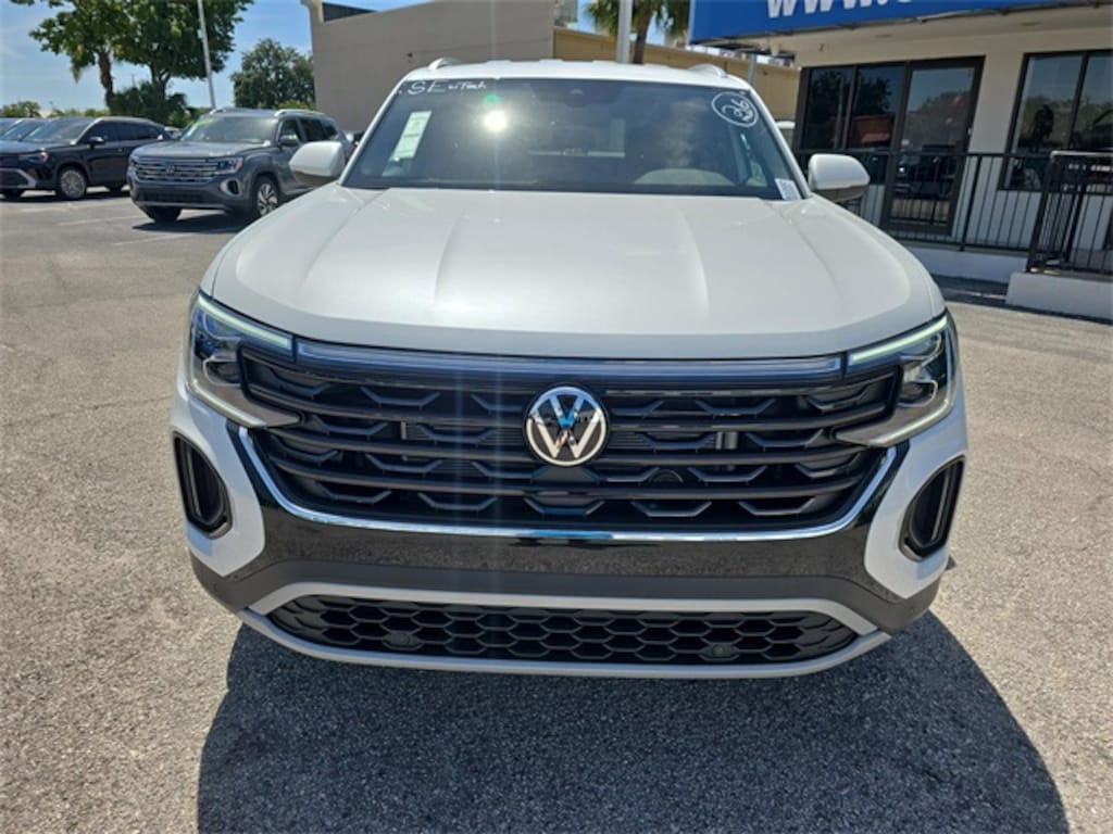 New 2026 Volkswagen Atlas Cross Sport 2.0T SE w/Technology SUV