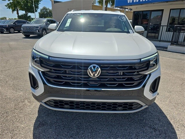 2026 Volkswagen Atlas Cross Sport SE Technology photo 2