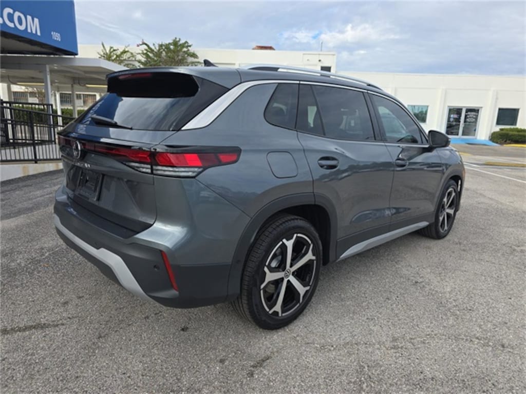 New 2026 Volkswagen Tiguan 2.0T SE SUV