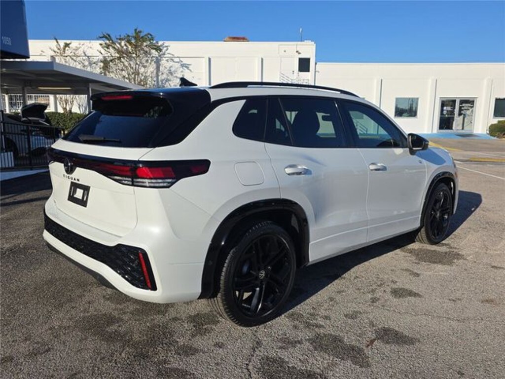 New 2026 Volkswagen Tiguan 2.0T SE R-Line Black SUV