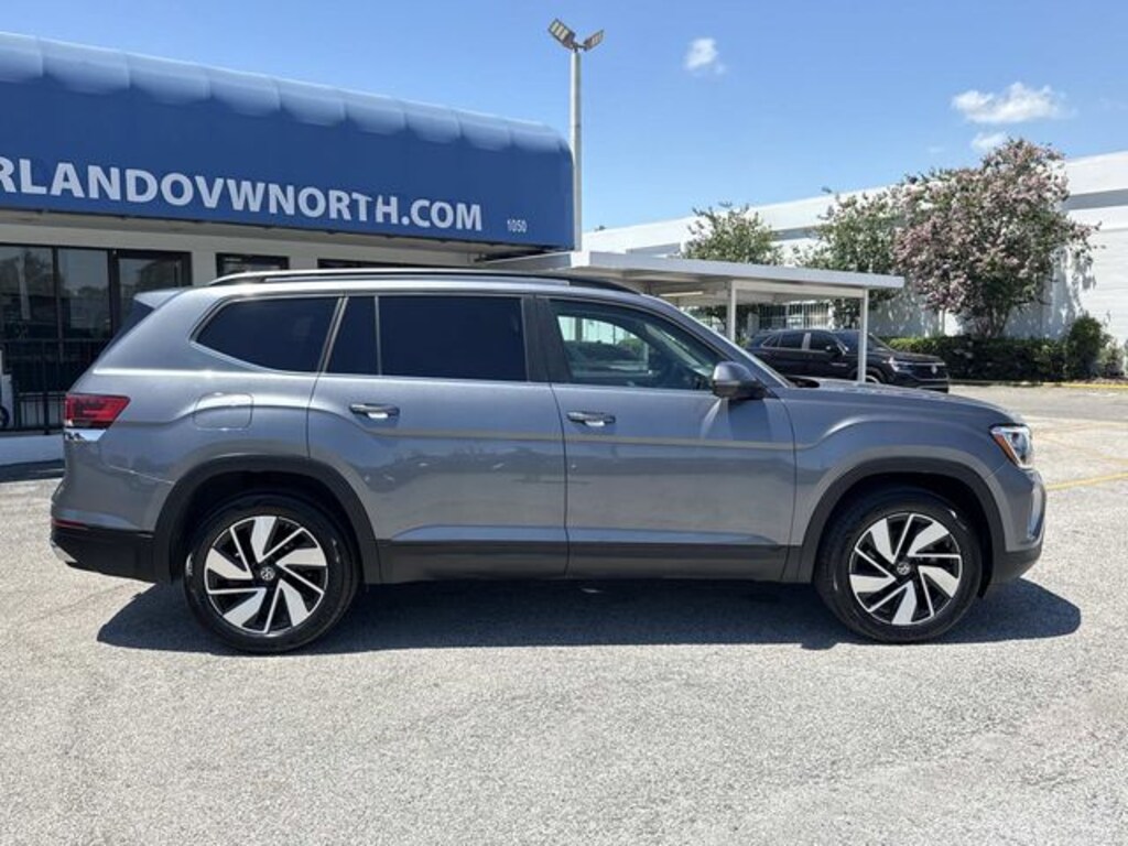 Used 2025 Volkswagen Atlas 2.0T SE w/Technology SUV