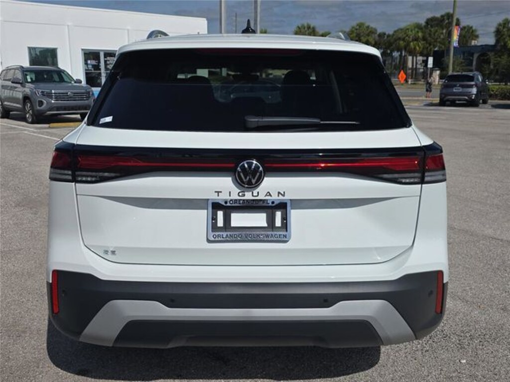New 2026 Volkswagen Tiguan 2.0T SE SUV