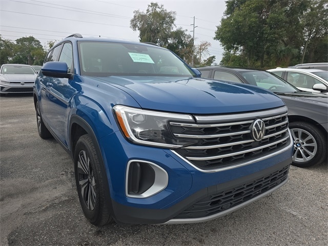 2025 Volkswagen Atlas SE's photo