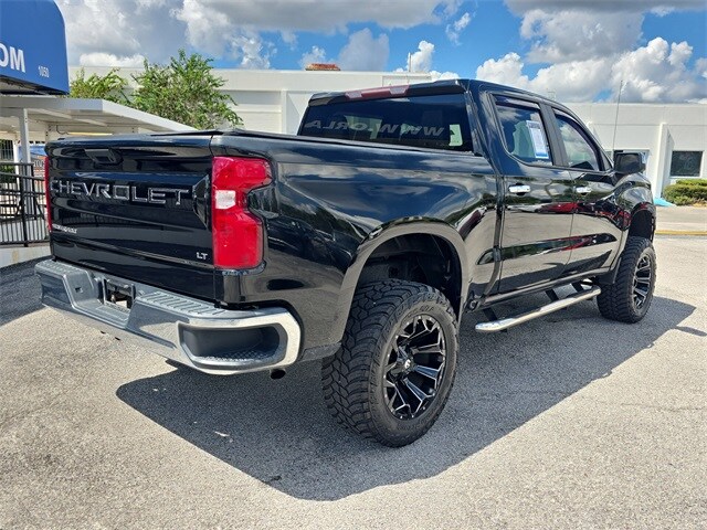 2020 Chevrolet Silverado 1500 LT photo 3