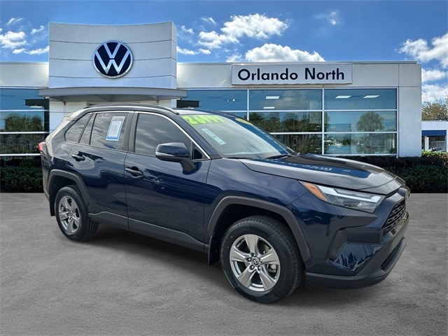 2024 Toyota RAV4 XLE's photo