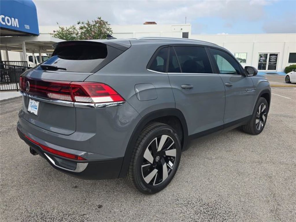 New 2026 Volkswagen Atlas Cross Sport 2.0T SE w/Technology SUV