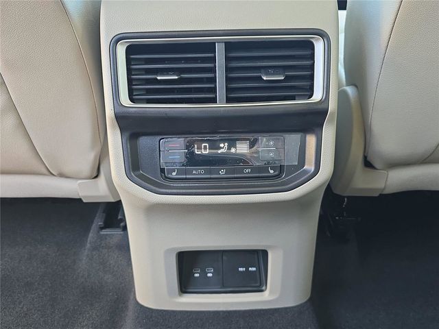2026 Volkswagen Atlas SEL Premium R-Line - Photo 17