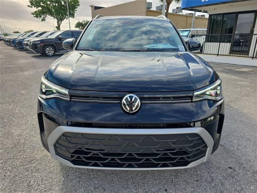 New 2026 Volkswagen Taos 1.5T SE SUV