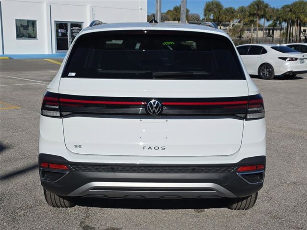 New 2026 Volkswagen Taos 1.5T SE SUV