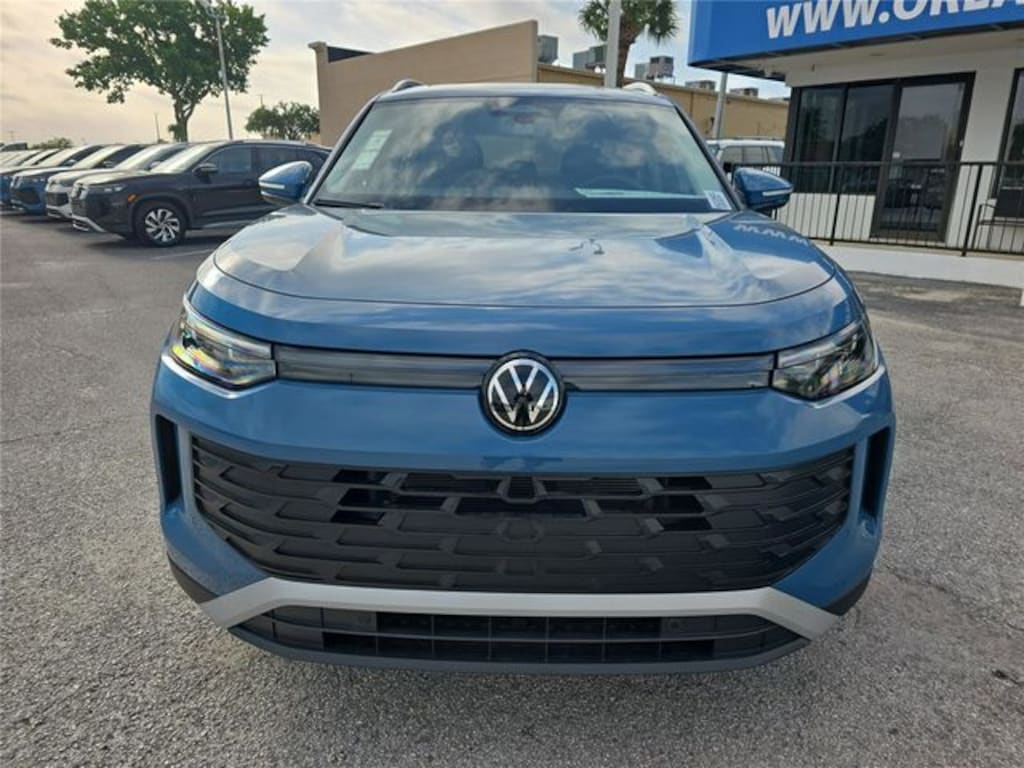 New 2026 Volkswagen Tiguan 2.0T SE SUV