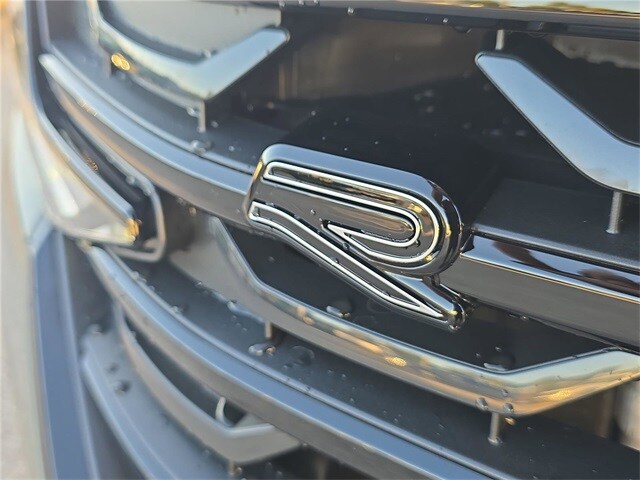 2026 Volkswagen Atlas Cross Sport SEL R-Line photo 2