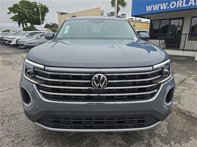 2026 Volkswagen Atlas SE Technology photo 2