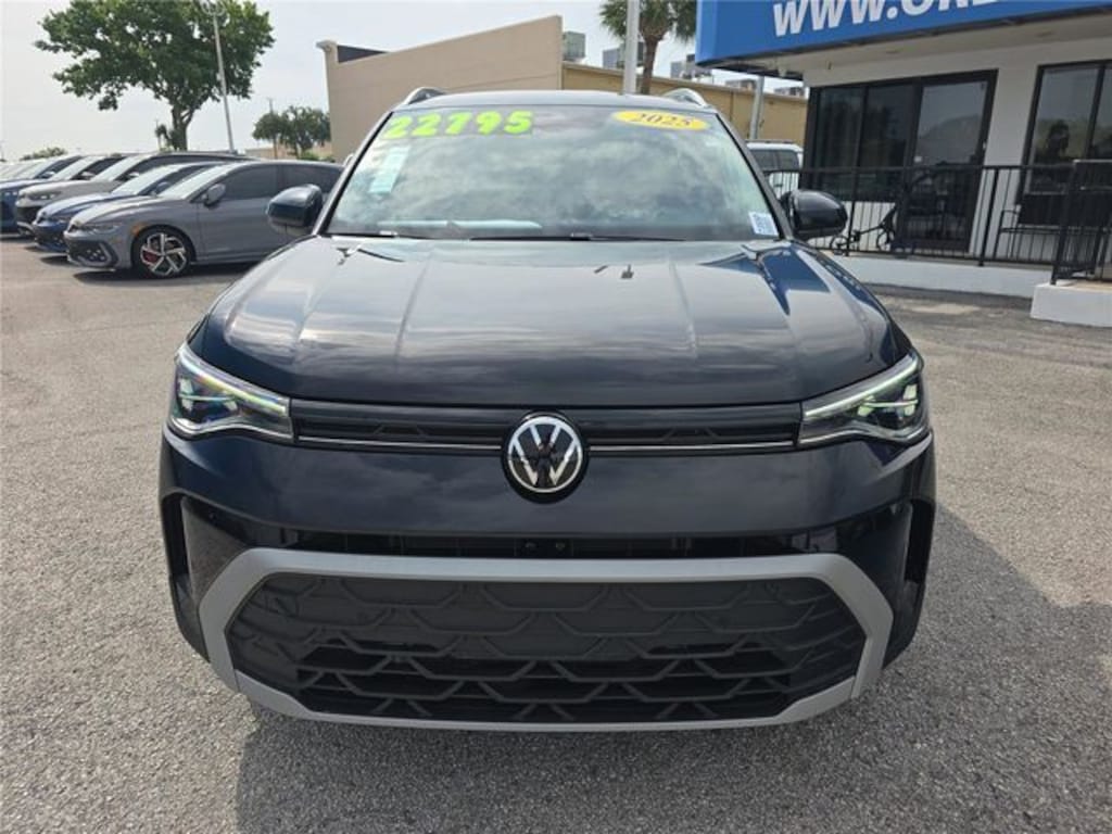 Used 2025 Volkswagen Taos 1.5T SE SUV