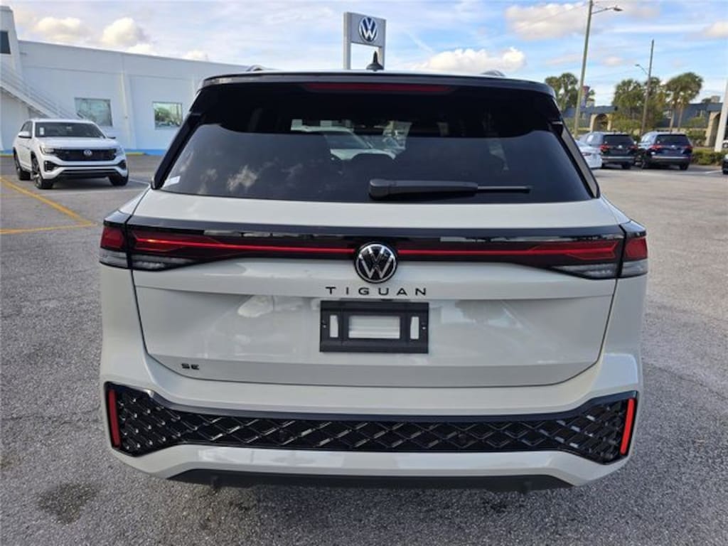 New 2026 Volkswagen Tiguan 2.0T SE R-Line Black SUV