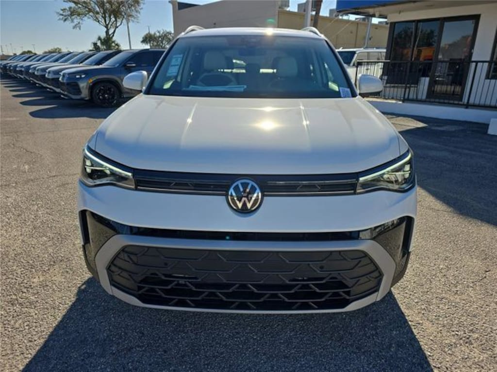 New 2026 Volkswagen Taos 1.5T SE SUV